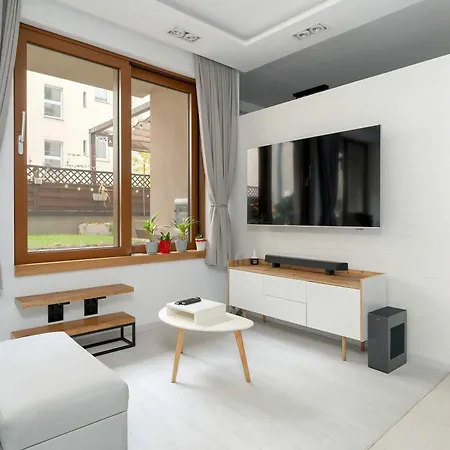 Piekny Z Ogrodkiem I Tarasem & Parking By Renters شقة بوزنان