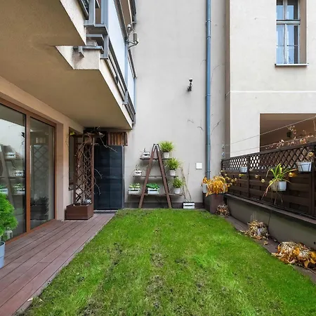 Piekny Z Ogrodkiem I Tarasem & Parking By Renters شقة